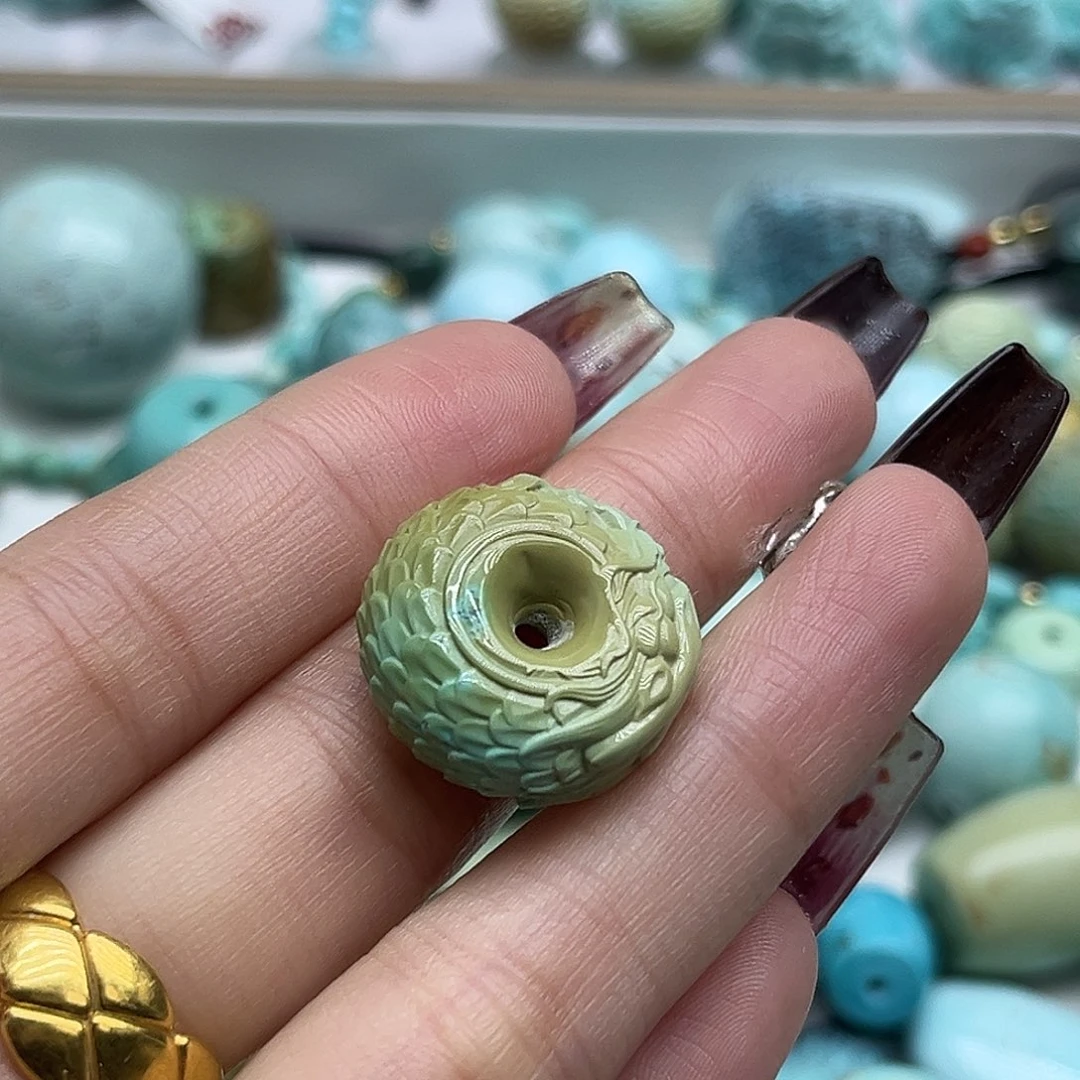 ****帆绿松石未镶嵌珠宝奇石