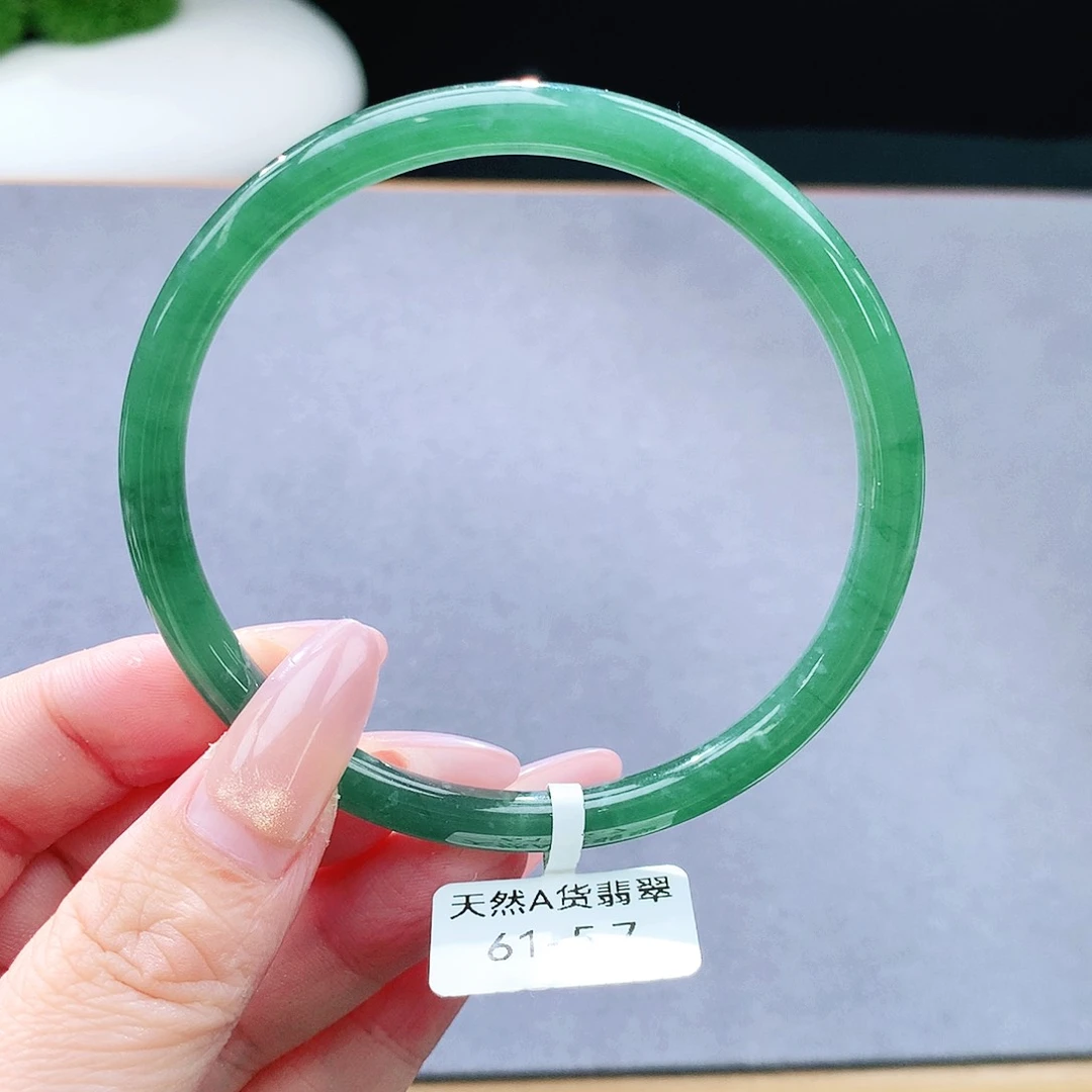 未镶嵌手镯（圆镯）翡翠