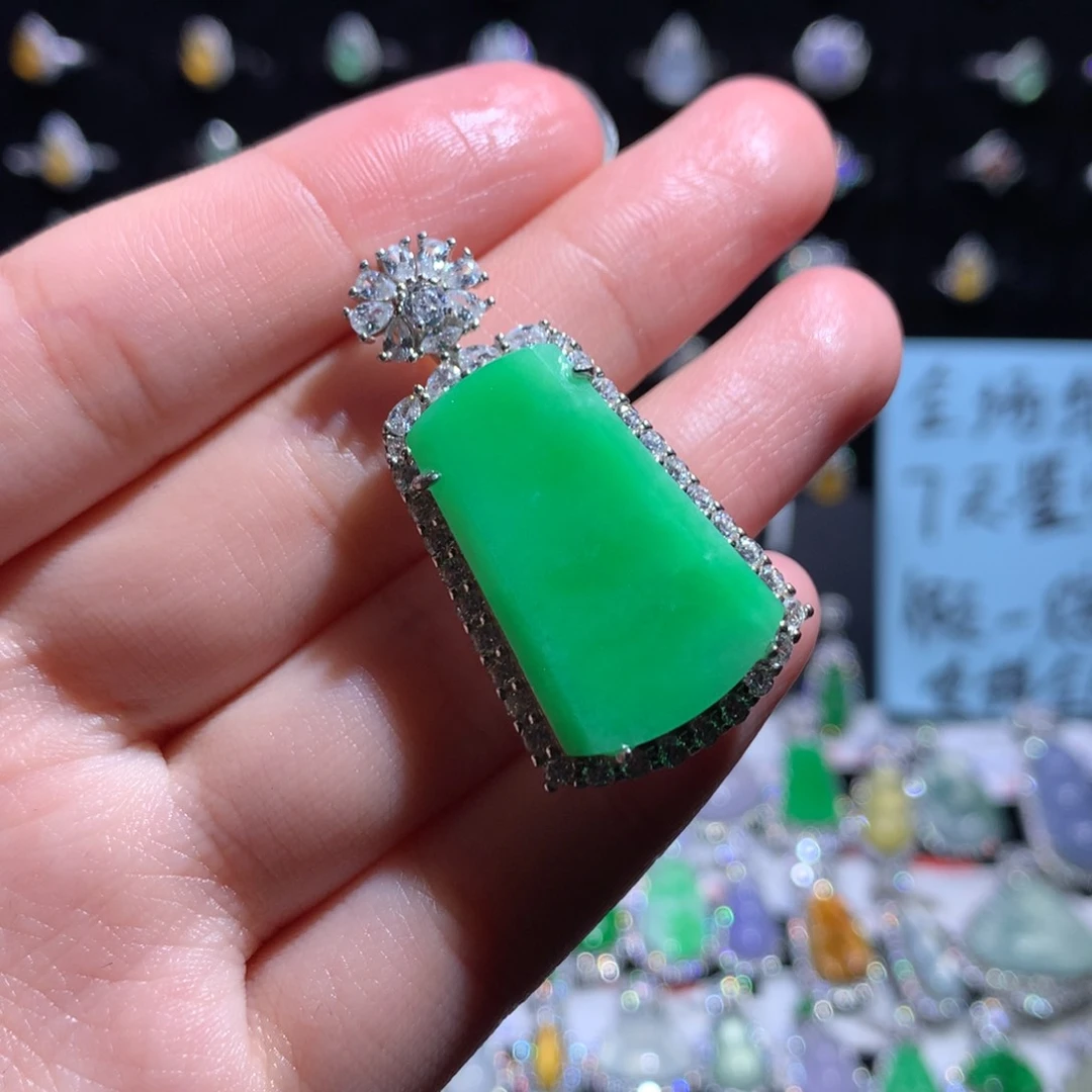 翡翠颈饰银S925镶嵌天然翡翠