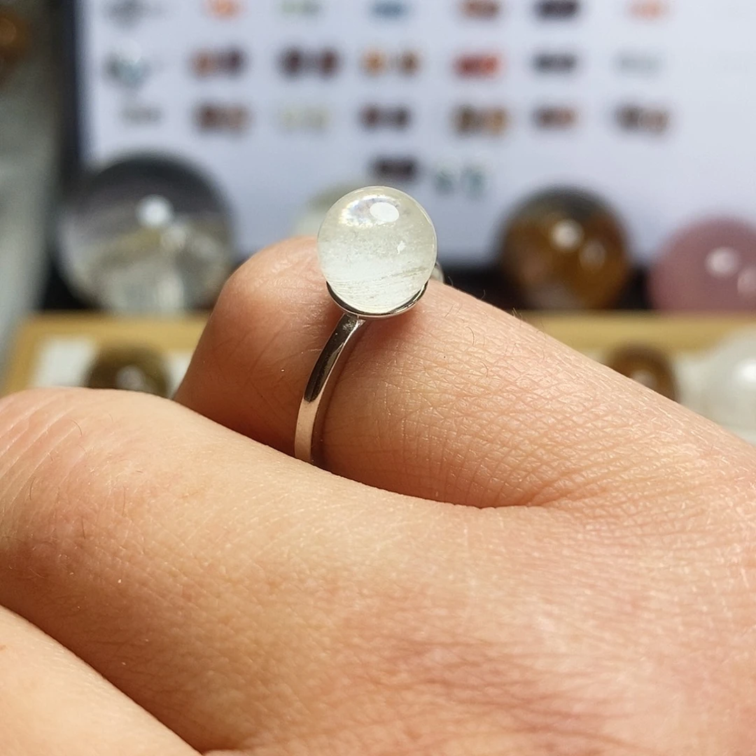 水晶戒指银S925镶嵌 8.4mm白幽灵水晶小球戒指