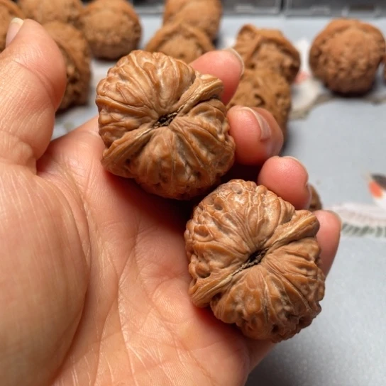 【闪购商品】把件文玩核桃元宝………