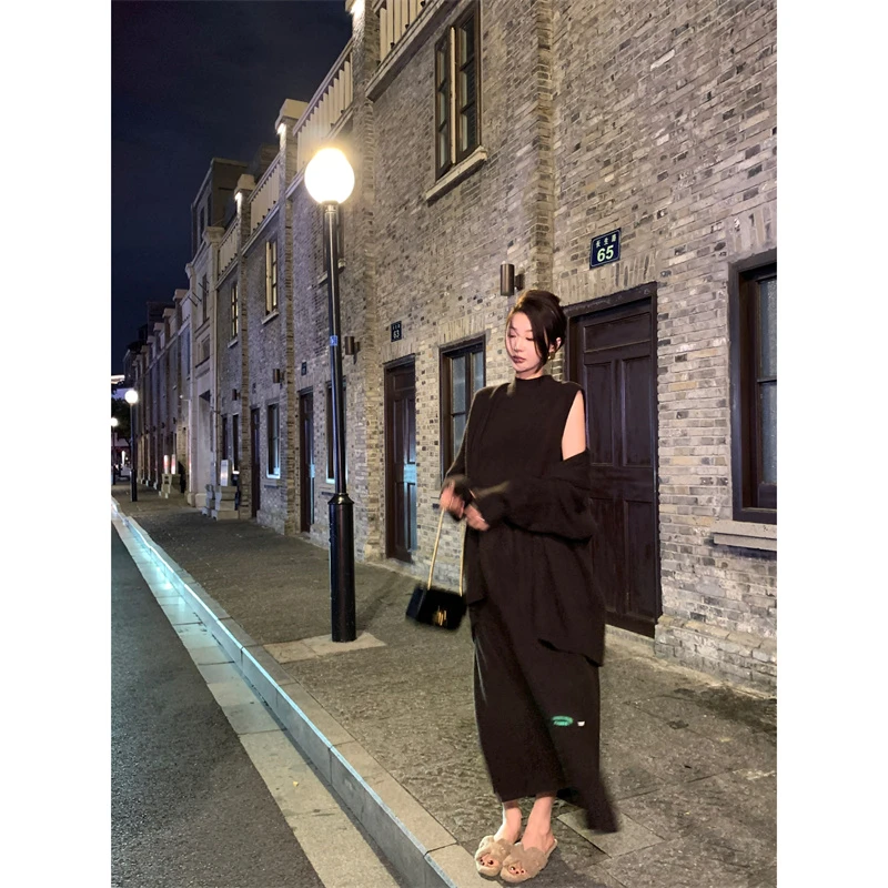 KIKI【机场邂逅】半高领时尚无袖连衣裙