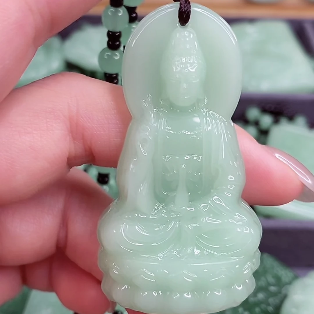 2.浅绿滴水观音经典百搭男女同款项链