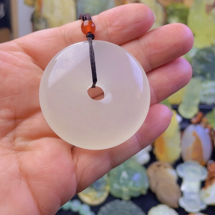 未镶嵌蛇纹石玉颈饰