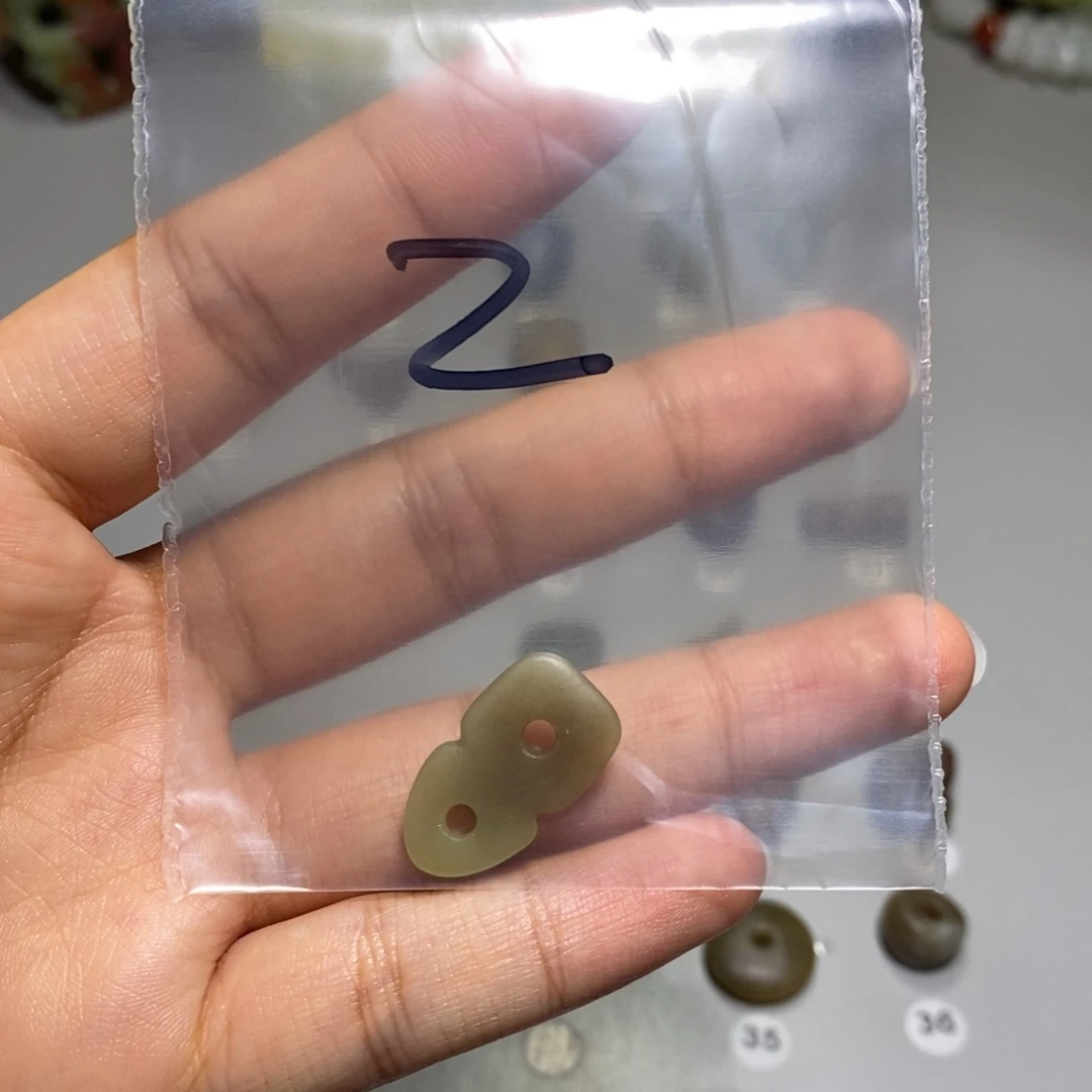 颈饰未镶嵌透闪石质玉Z