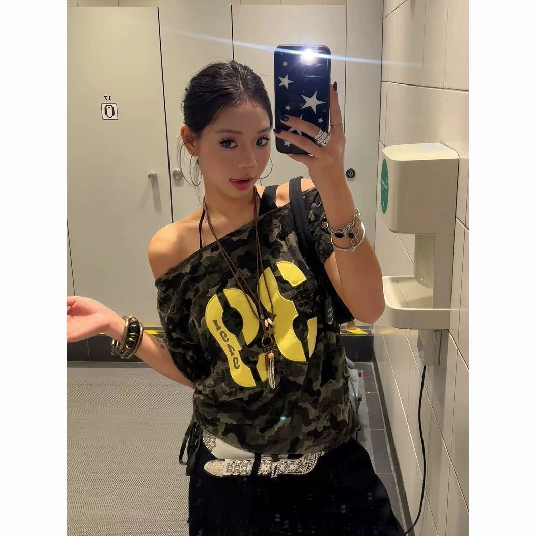 小众2025美式复古迷彩斜肩设计感短袖辣妹T恤宽松百搭显瘦女ins风