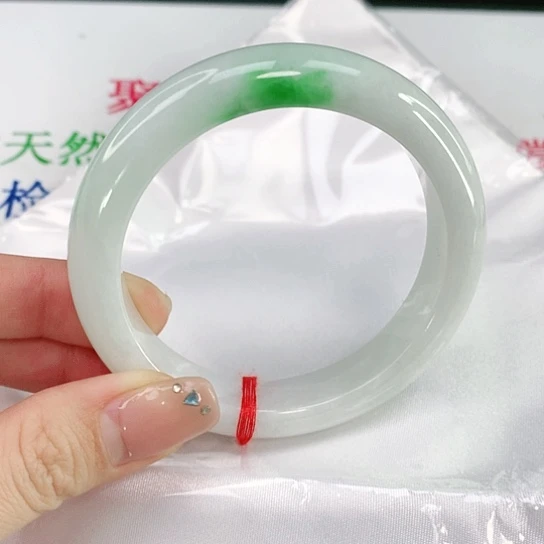 翡翠手镯未镶嵌天然翡翠A货076