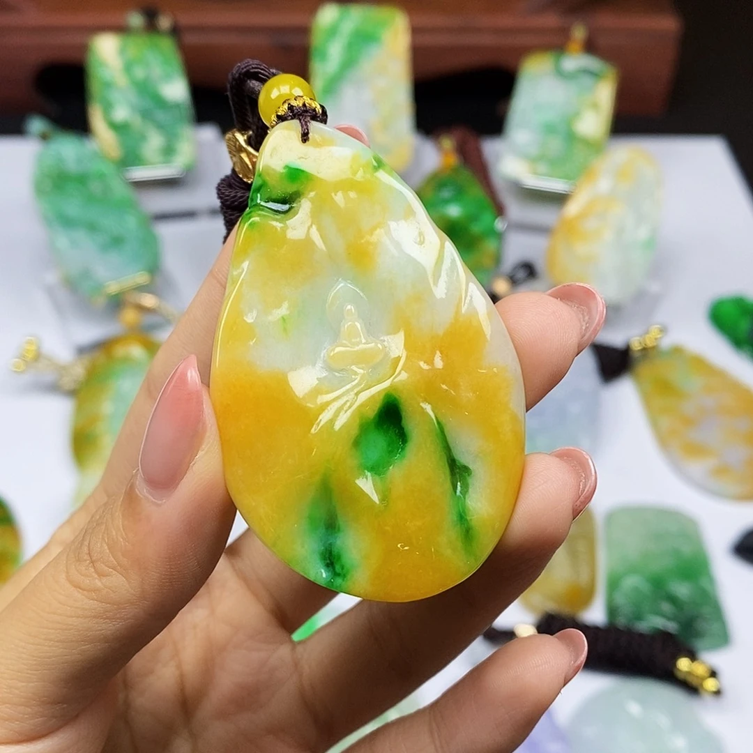 颈饰未镶嵌翡翠义**心天然翡翠A货