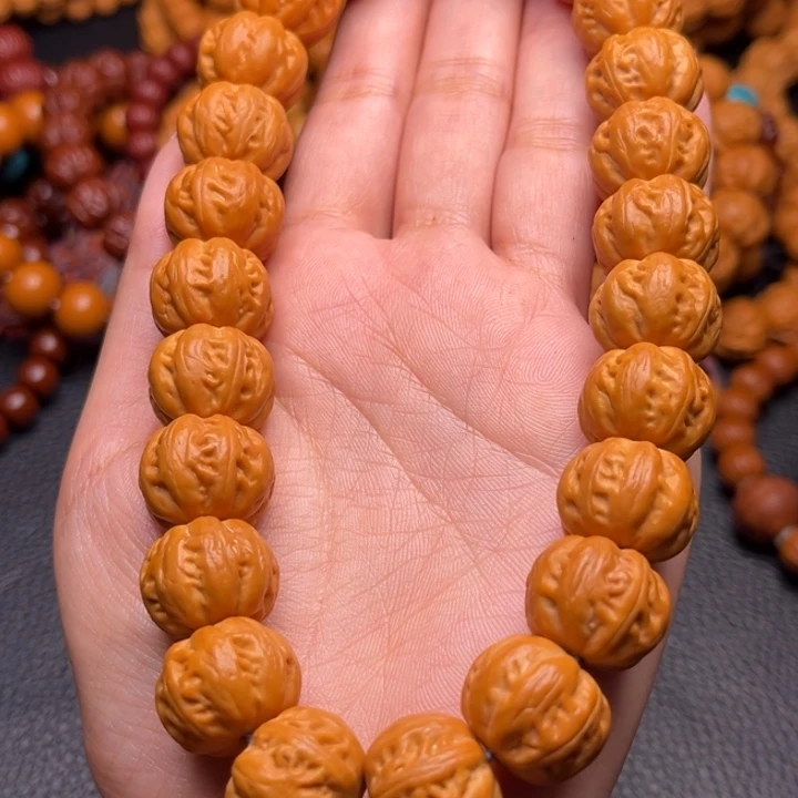 猴头核桃吊坠麻花手持17