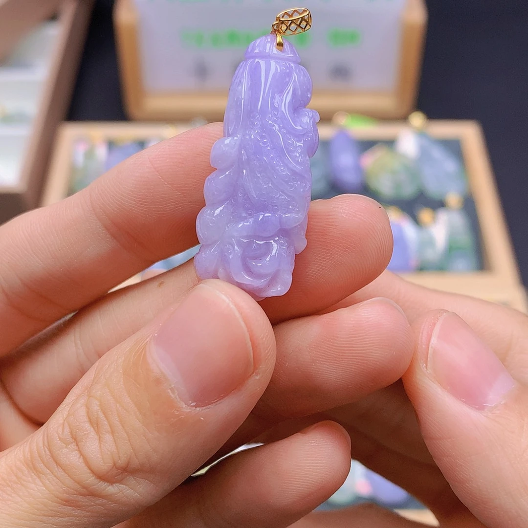 翡翠18K金镶嵌颈饰翡翠