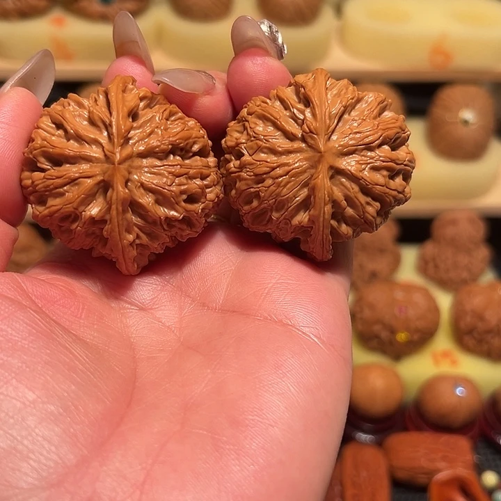 鸣***心桃核吊坠精品核桃