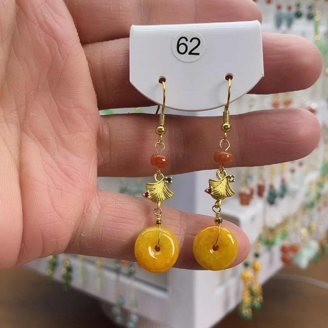 翡翠未镶嵌耳饰翡翠未镶嵌耳饰4