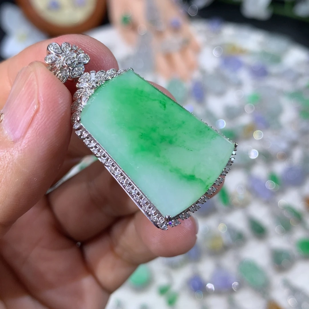 吊坠(不含链)18K金镶嵌翡翠