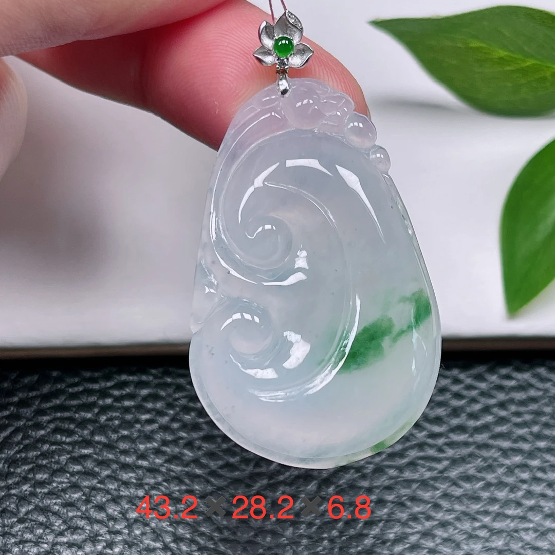 天然缅甸翡翠A货～冰种飘绿玉如意吊坠厚装冰润18k玉如意挂件22