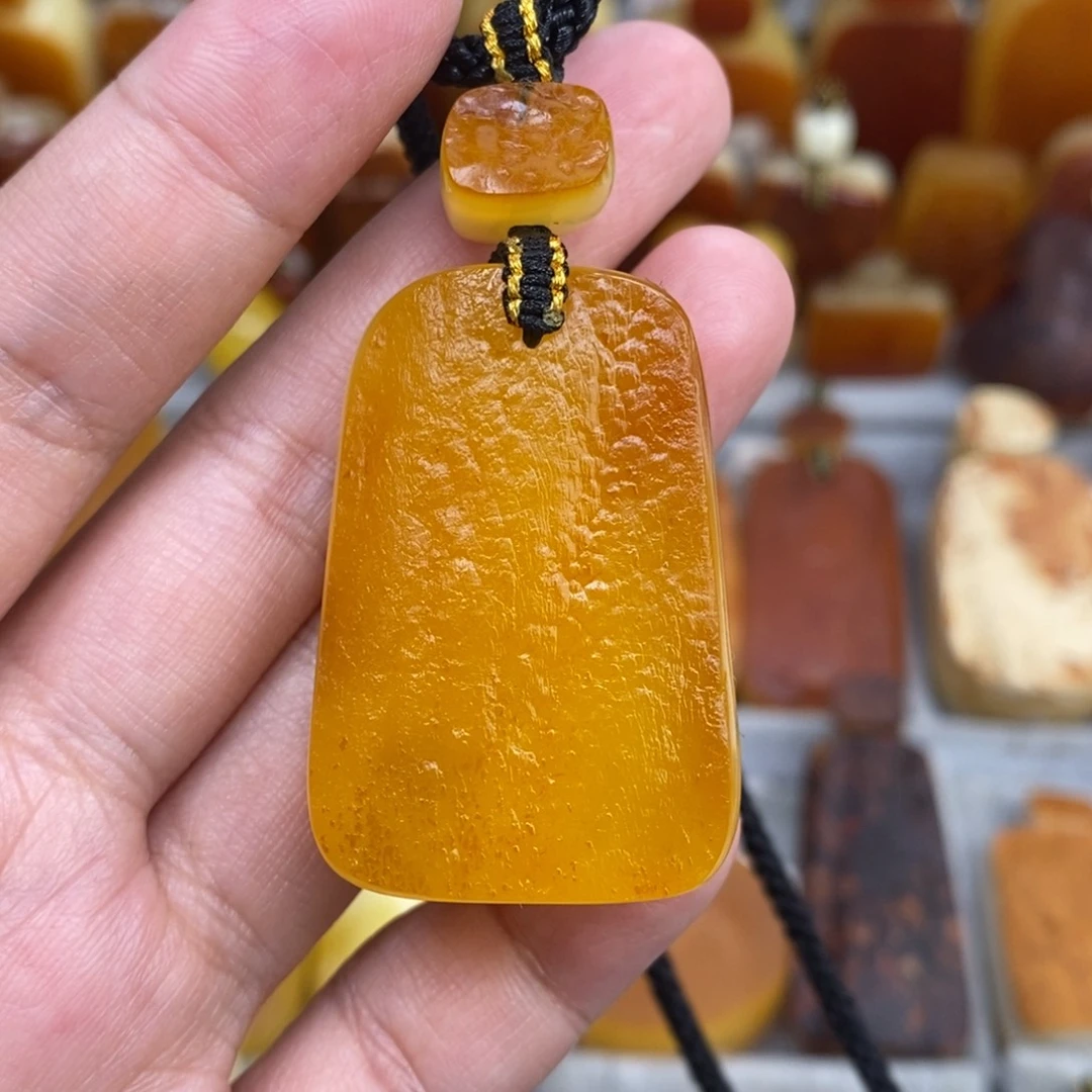 蜜蜡未镶嵌珠宝奇石