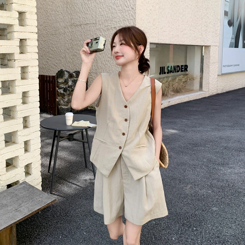 老钱风极简穿搭马甲短裤套装2025夏季新款韩系ins风松弛感两件套
