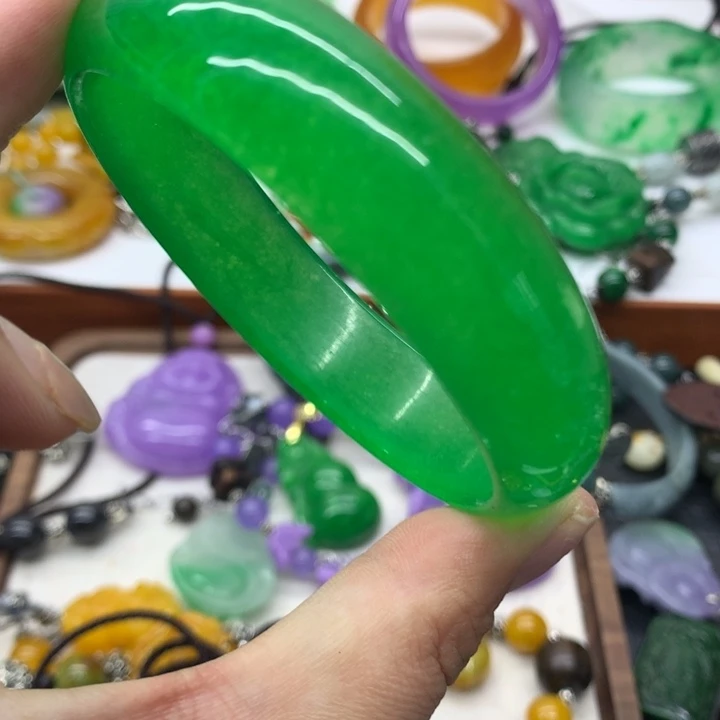 颈饰未镶嵌翡翠吊坠