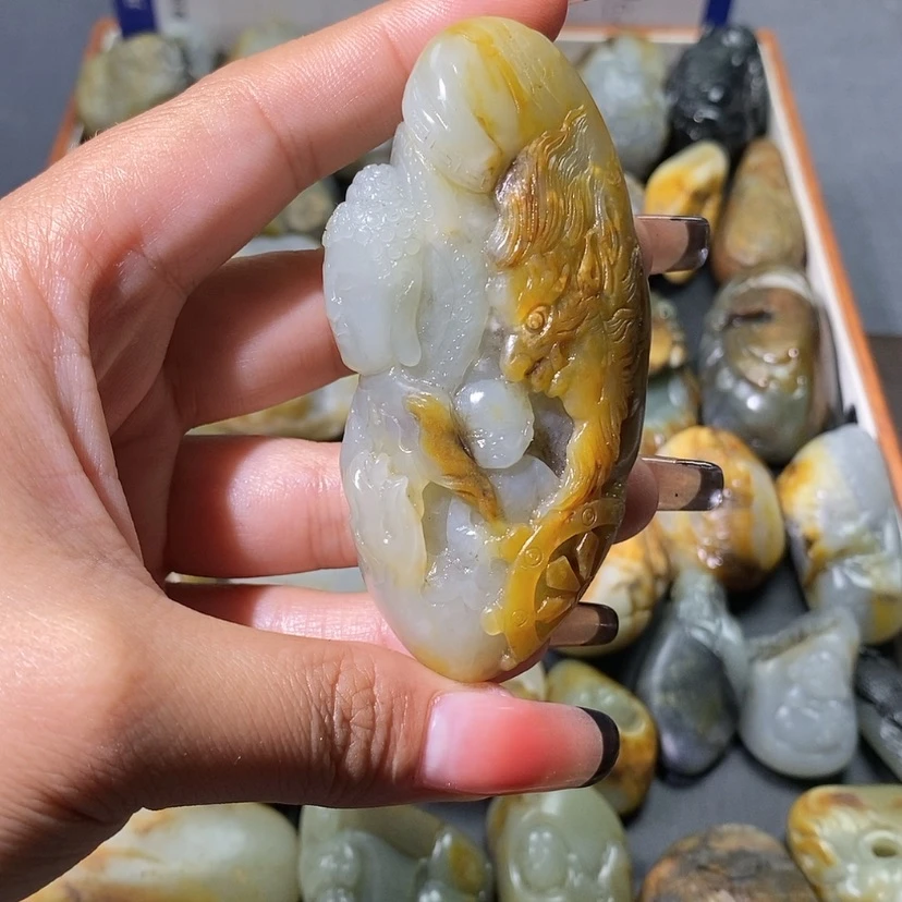 【闪购商品】和田玉未镶嵌颈饰往**风
