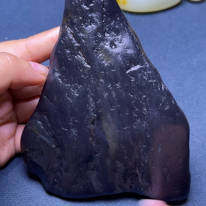 和田玉（糖玉）未镶嵌珠宝奇石