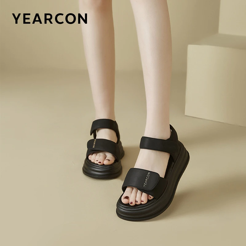 意尔康2025新款纯色通勤休闲风百搭凉鞋休闲平底夏季时尚沙滩鞋