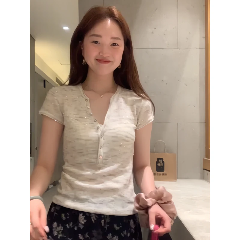 大码胖mm法式纯欲风亮片v领正肩T恤夏季新款修身显瘦百搭上衣
