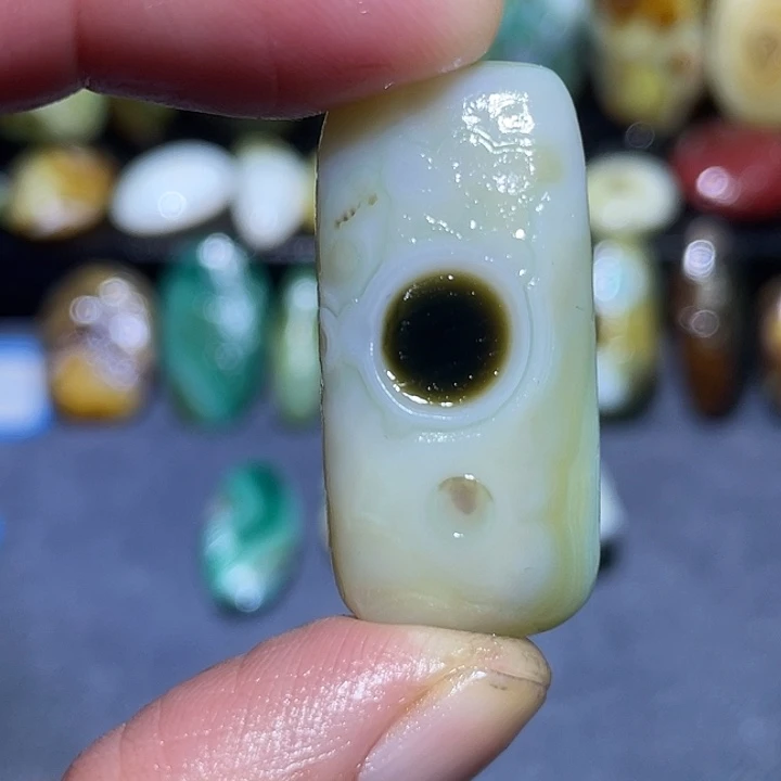 玛瑙/玉髓未镶嵌珠宝奇石