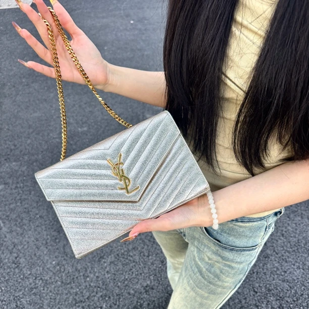 95新 YSL/圣罗兰 YSl 香槟金中号信封斜挎包手提包