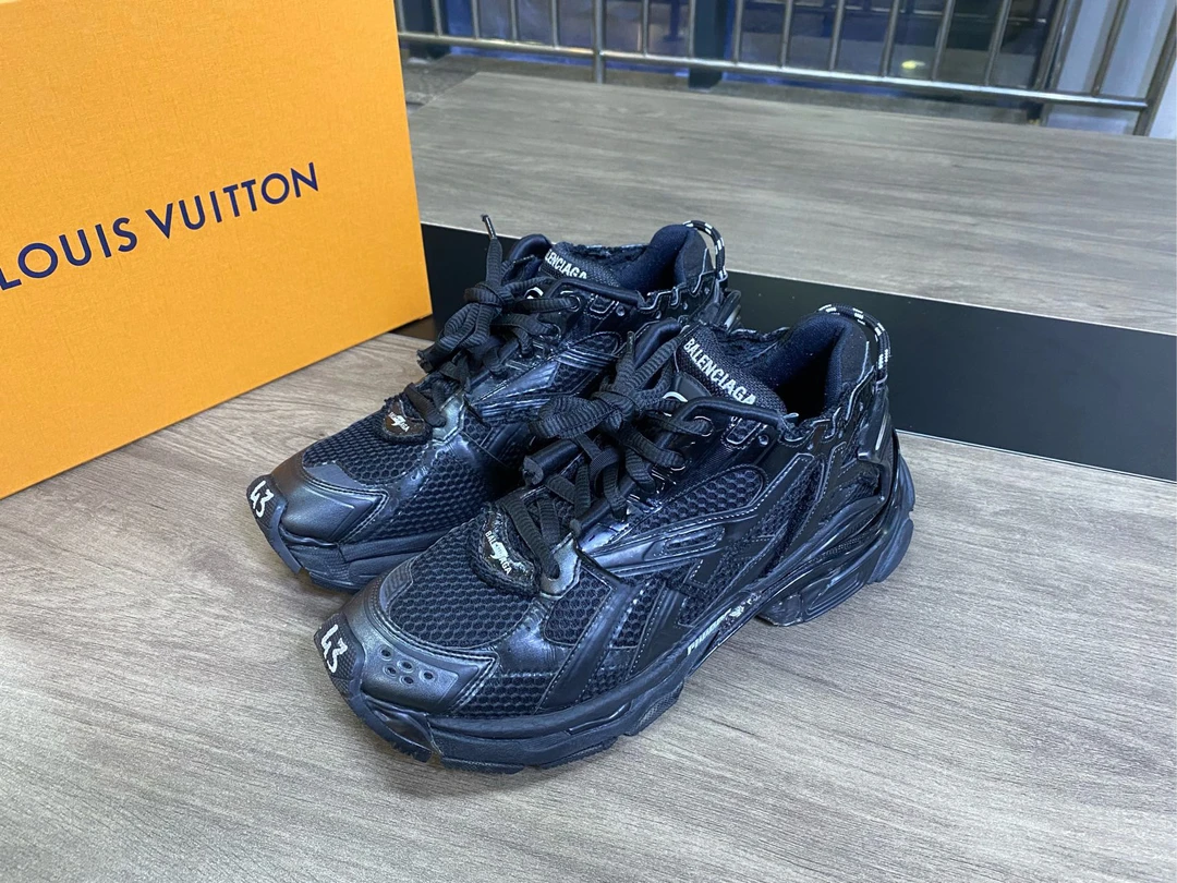 99新 Balenciaga/巴黎世家 runner黑武士 43码有盒 b2103老爹鞋