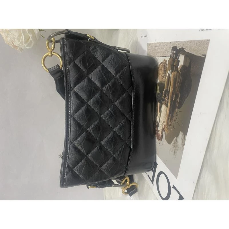 小众设计真皮女包时尚简约单肩斜挎包包-91810