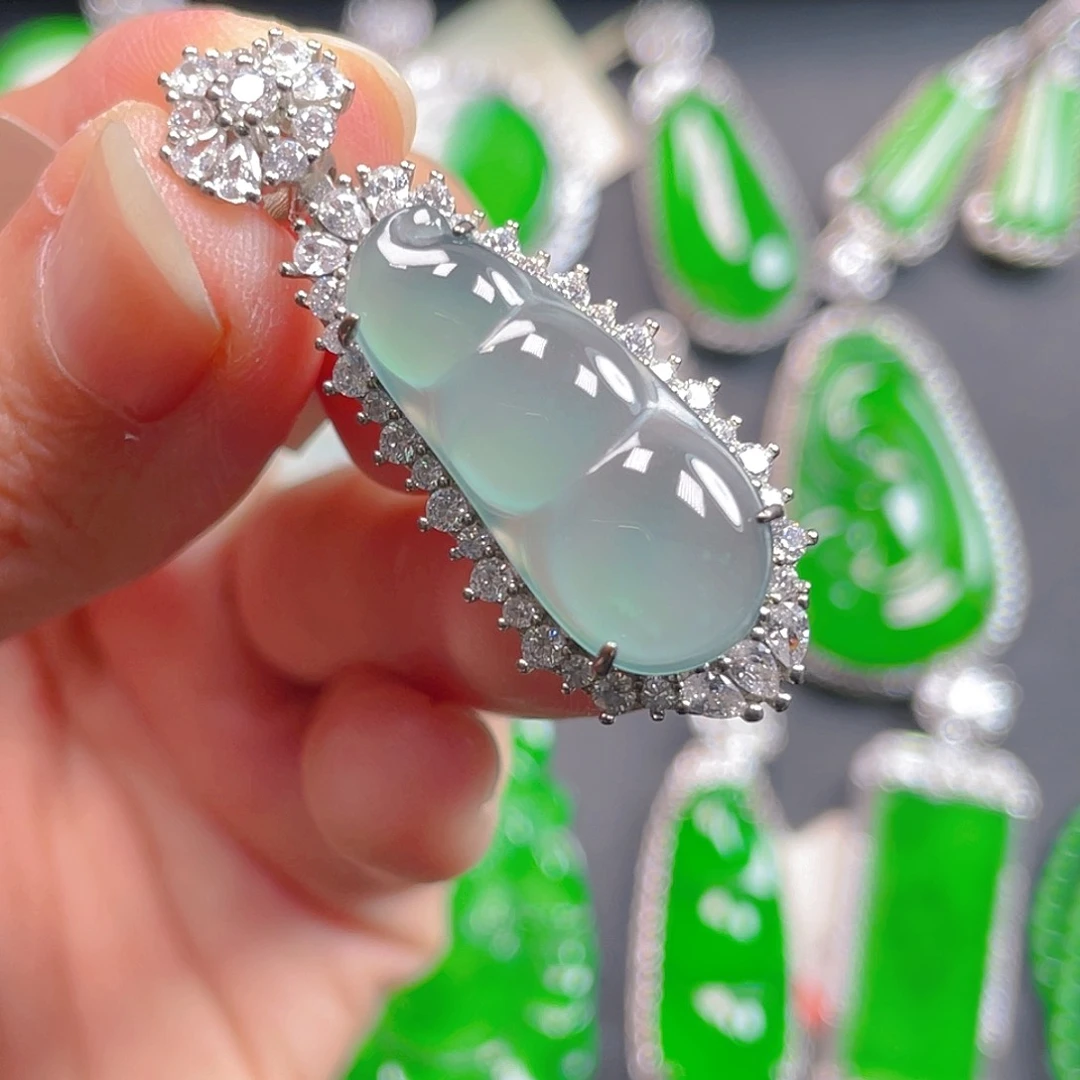 吊坠(不含链)未镶嵌翡翠