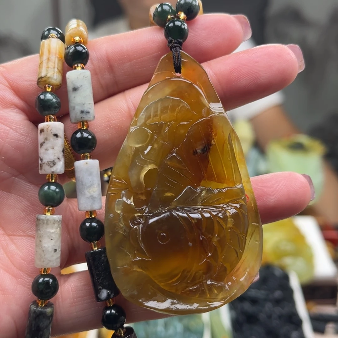 岫玉未镶嵌颈饰挂件