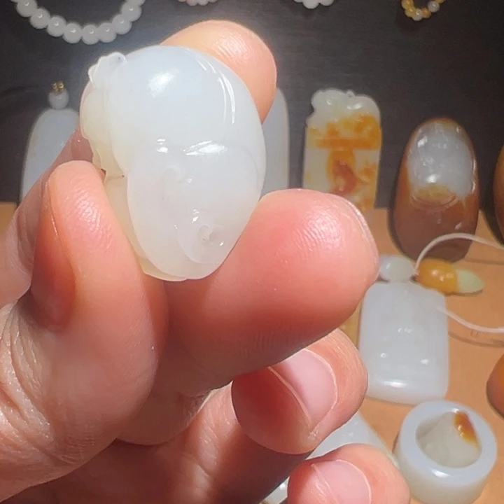 依***意和田玉未镶嵌颈饰