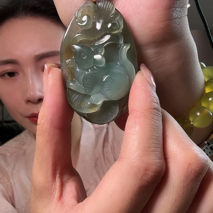 H***Q蛇纹石玉未镶嵌颈饰