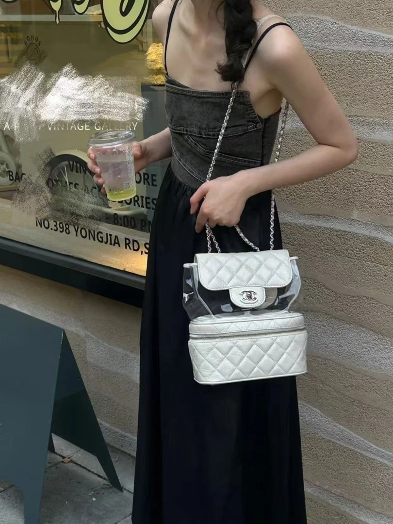 95新 Chanel/香奈儿 展会外场!白色pvc单肩包