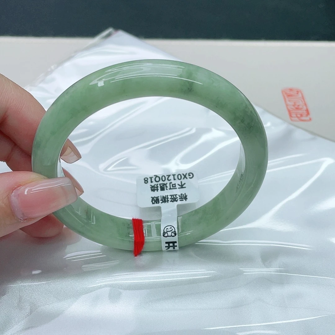 翡翠手镯未镶嵌正60.6