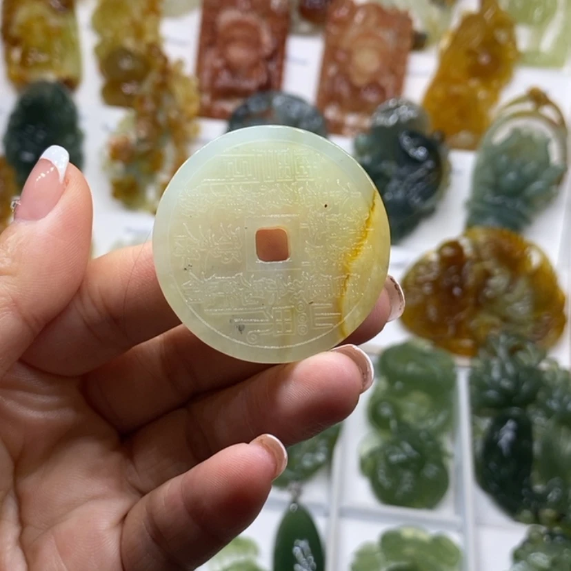 【闪购商品】蛇纹石玉未镶嵌颈饰