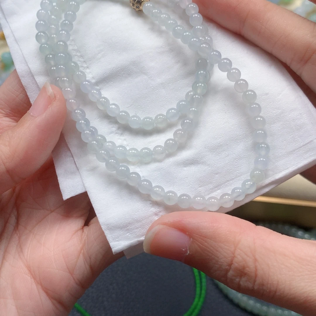 翡翠未镶嵌颈饰闪