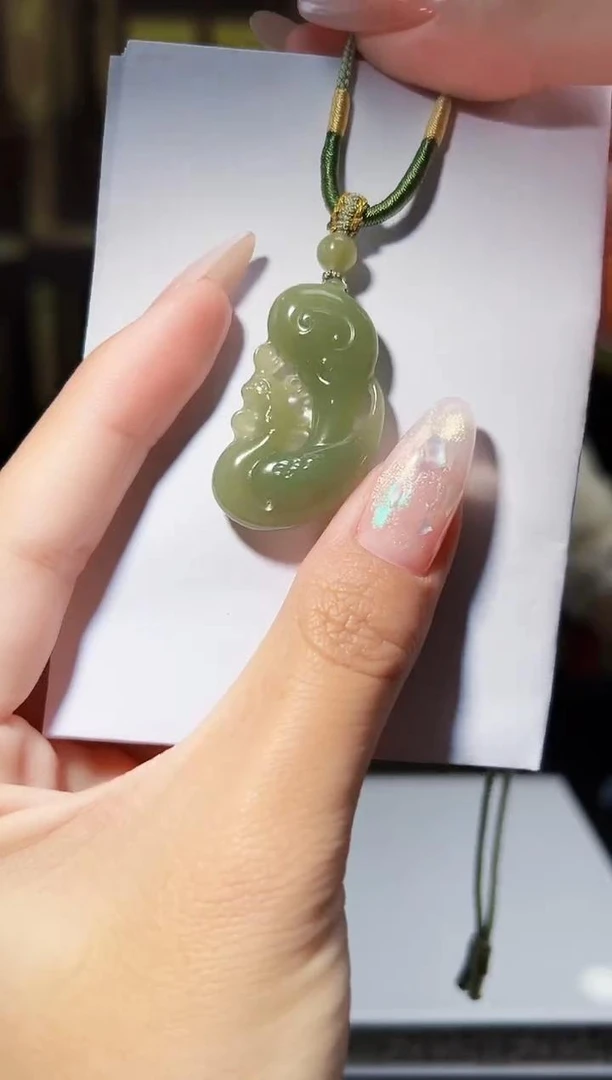 玉界匠心天然和田玉吊坠（拍一发一）