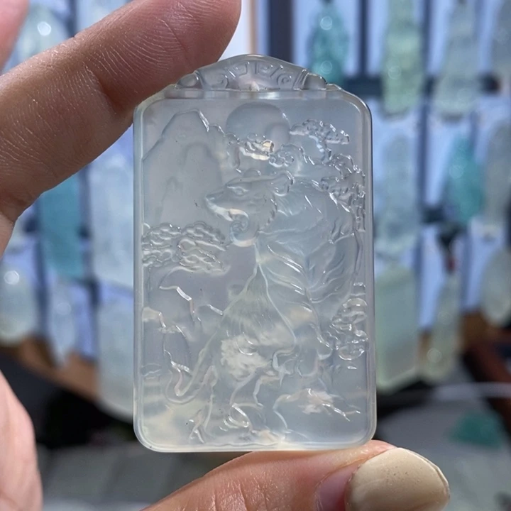 岫玉未镶嵌颈饰吊坠