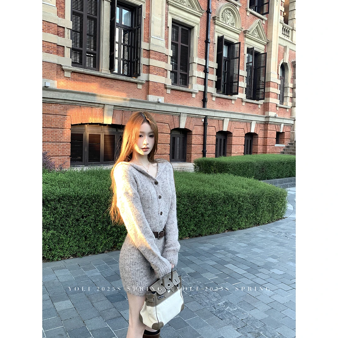 YOLI 张宥利 "艺术系学姐" 燕麦色连衣裙女冬季羊毛混纺修身显瘦