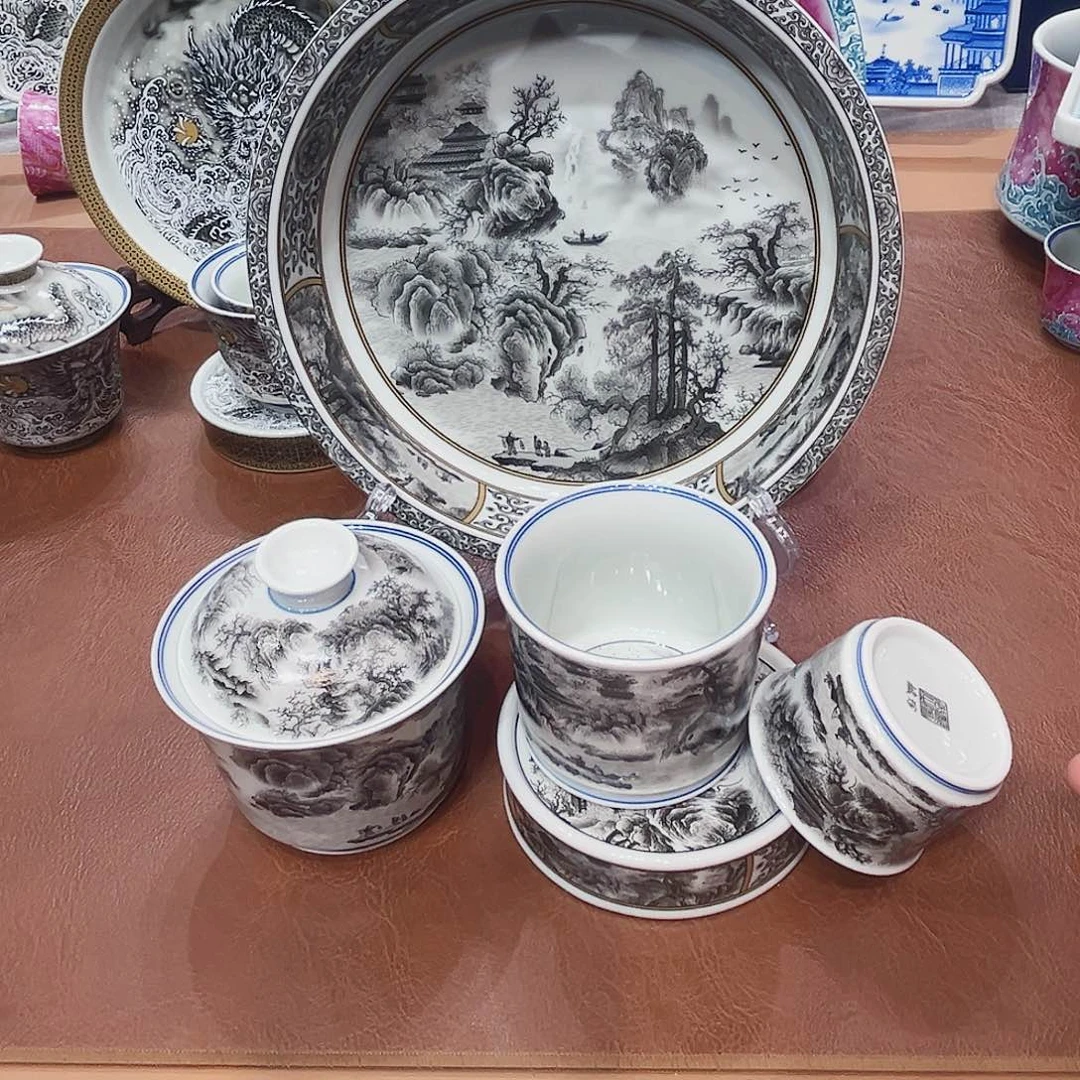 摆件景德镇陶瓷研究所工作的