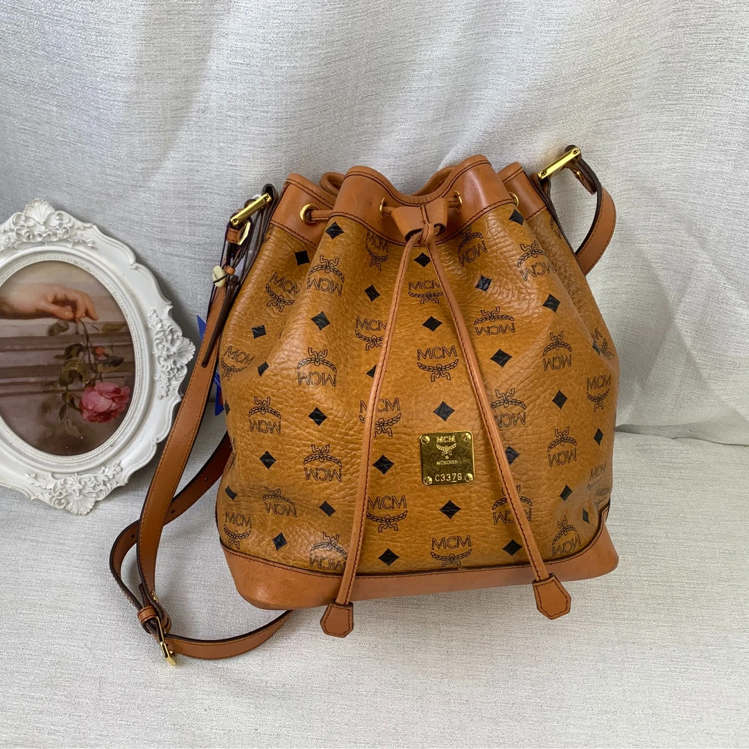 95新 MCM 干邑色抽绳水桶包/FYEE11818002/8002