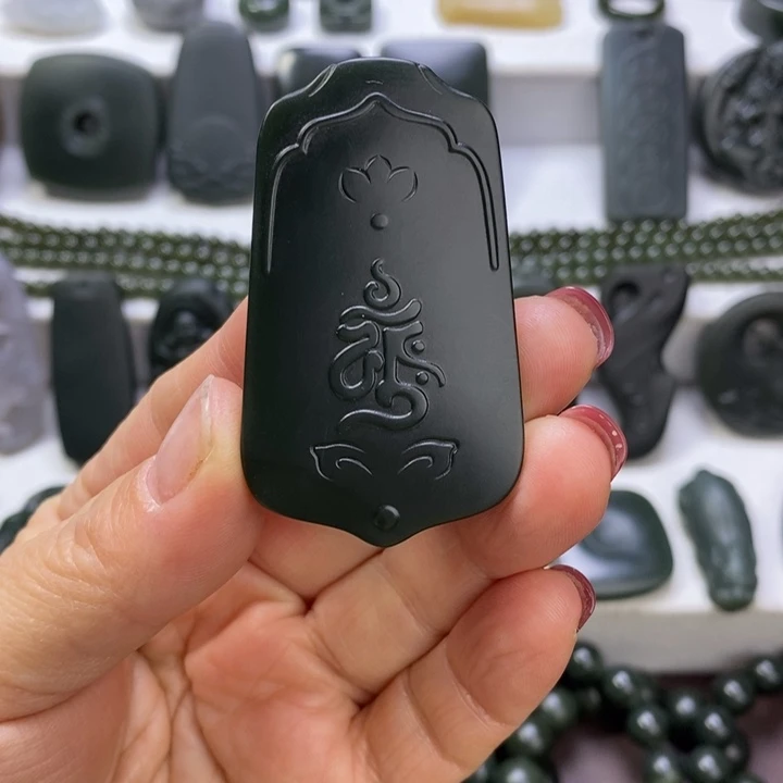 和田玉未镶嵌珠宝奇石