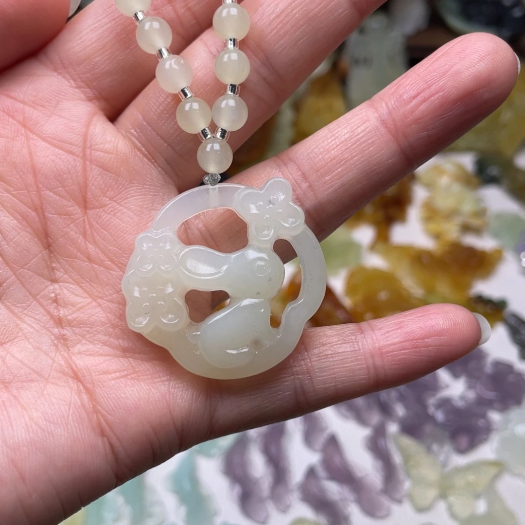 蛇纹石玉颈饰未镶嵌