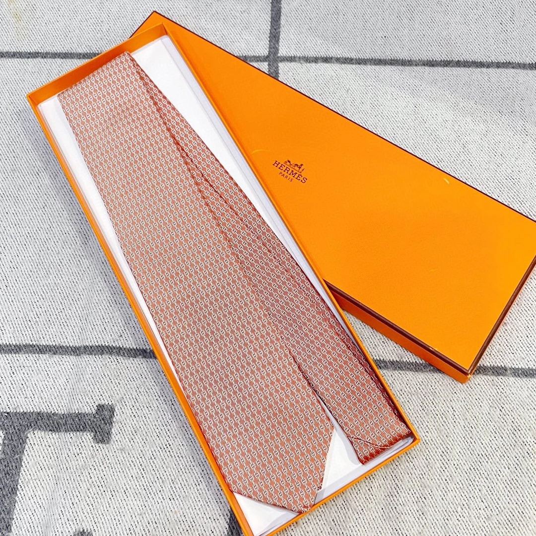 99新 Hermes/爱马仕 爱马仕桑蚕丝领带/长148cm*大头宽8cm