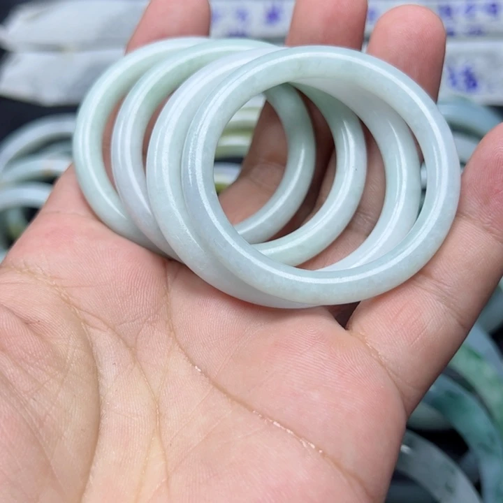 定制翡翠未镶嵌童镯