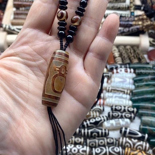 祈***y玛瑙/玉髓未镶嵌颈饰