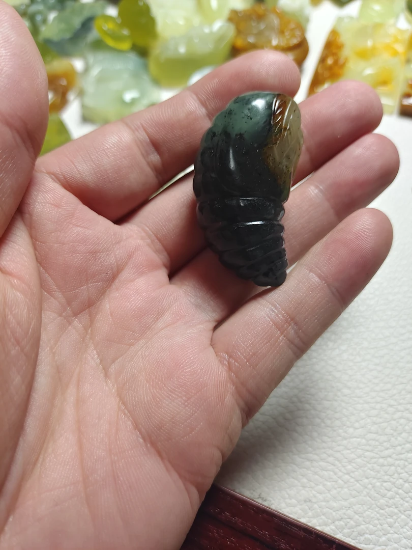天然花玉  手工立体雕刻  蚕蛹