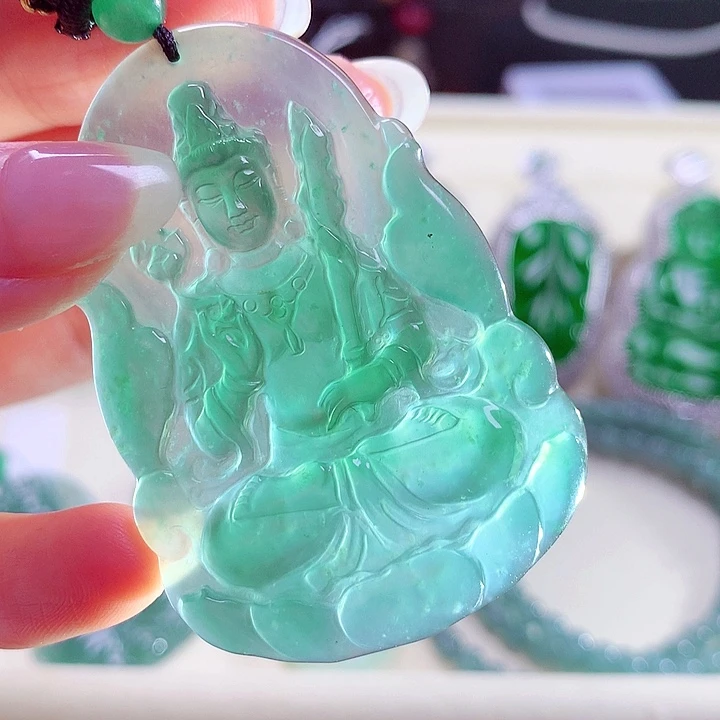 翡翠颈饰未镶嵌天然