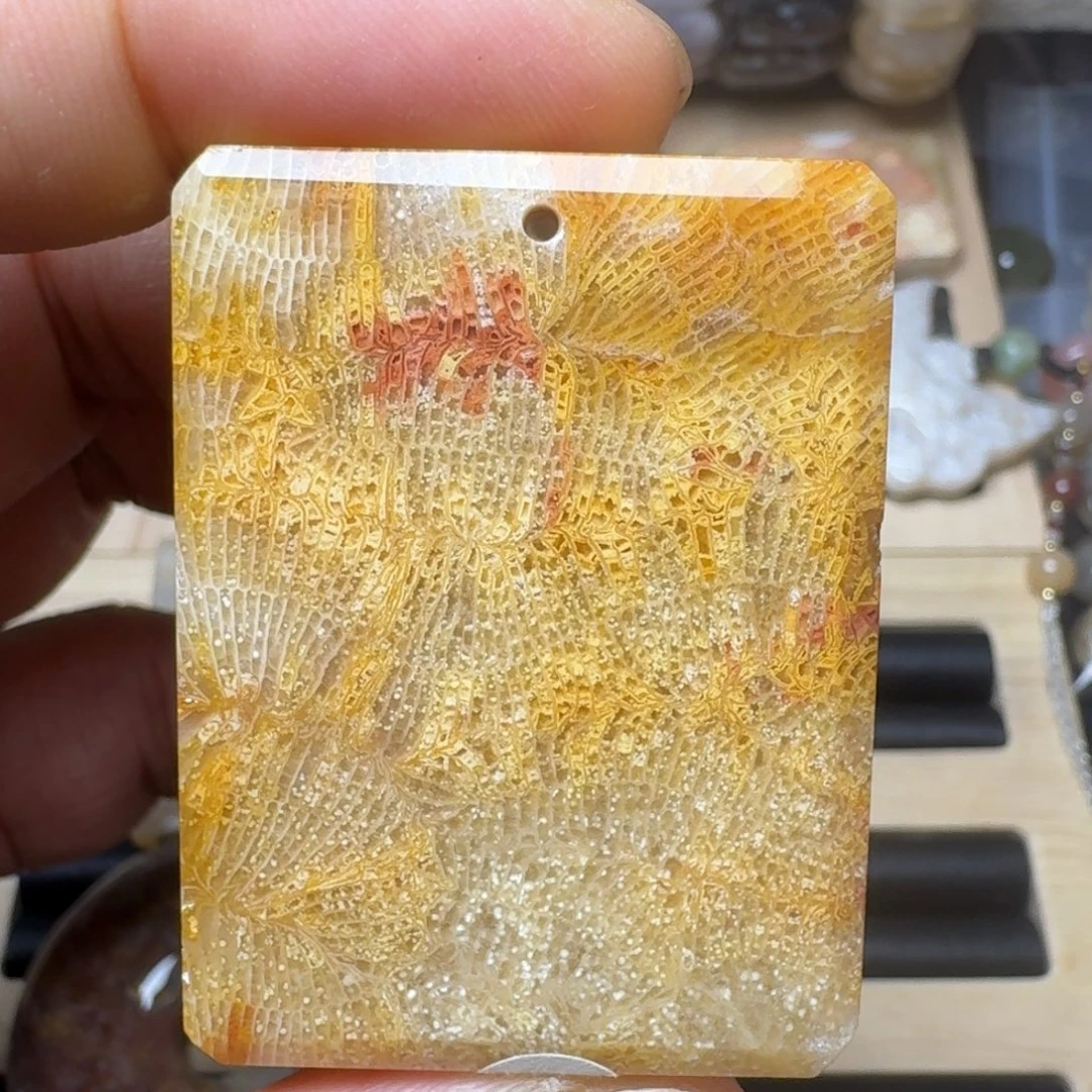 未镶嵌纯天然色有机玉石保真色硅化玉